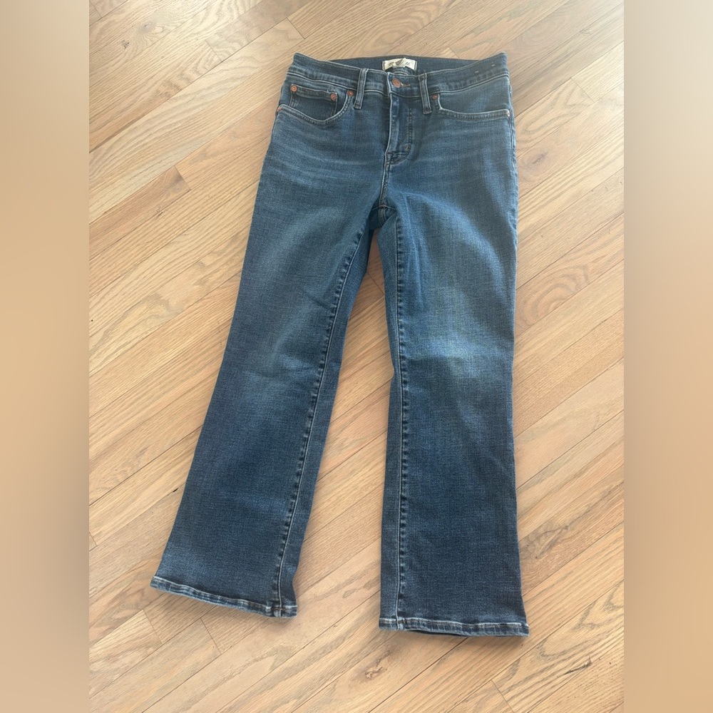 Madewell Dark Blue Kick-Out Jeans. Size 27p